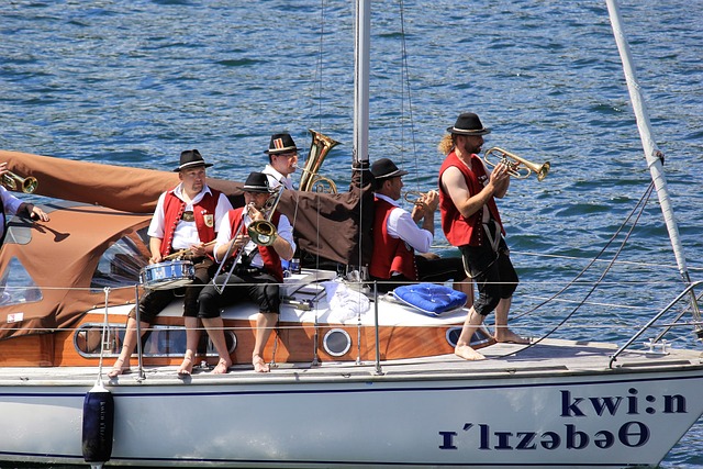 态发表了他 态发表了他